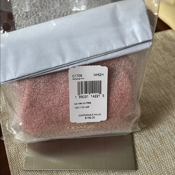 Coach NWT Pink and White Kisslock coin purse - Picture 4 of 11